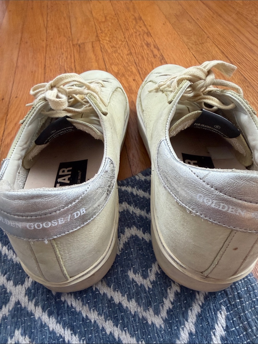 Golden Goose Men's Low-Top Sneakers in Cream with Silver Star - Picture 6 of 6